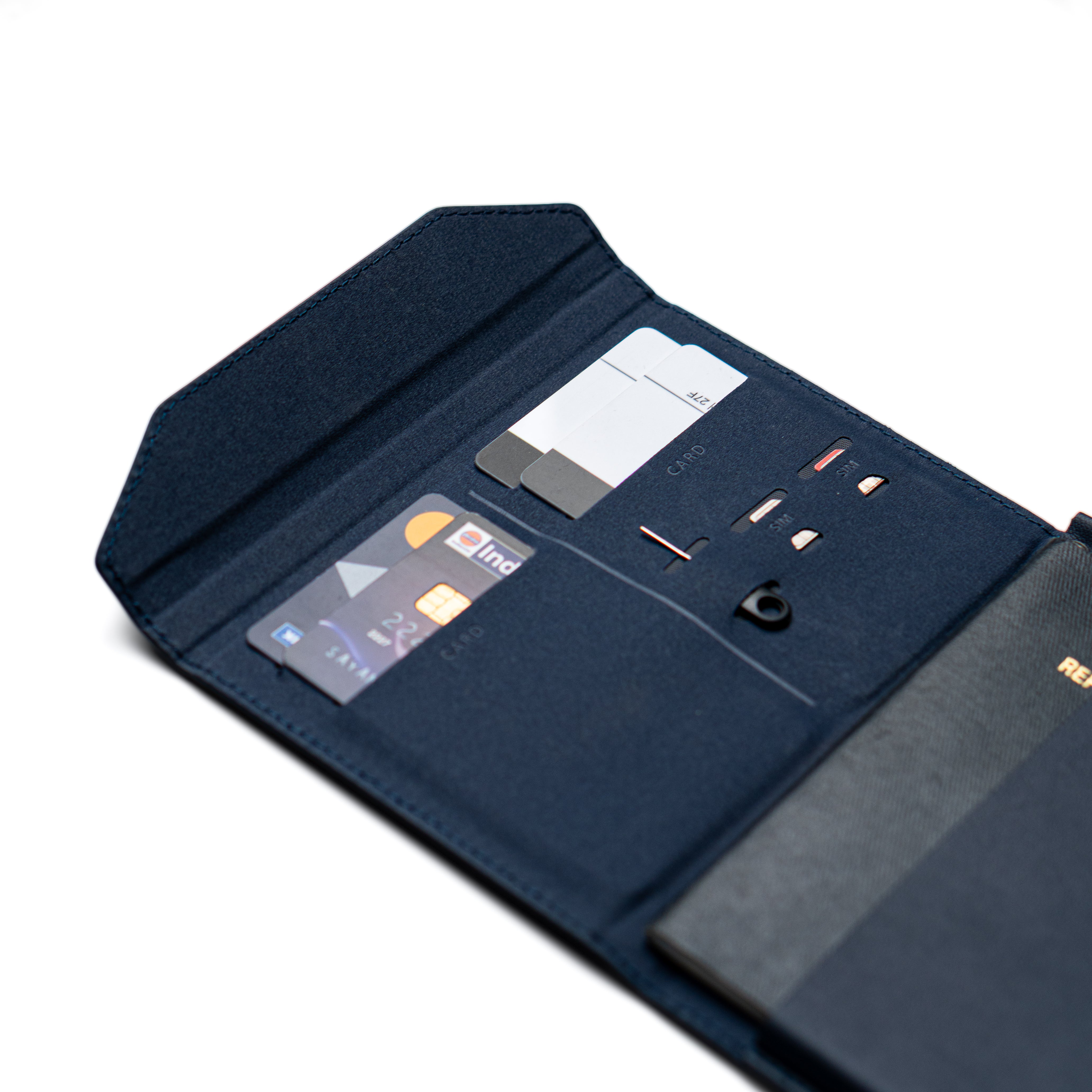Demy Passport Holder