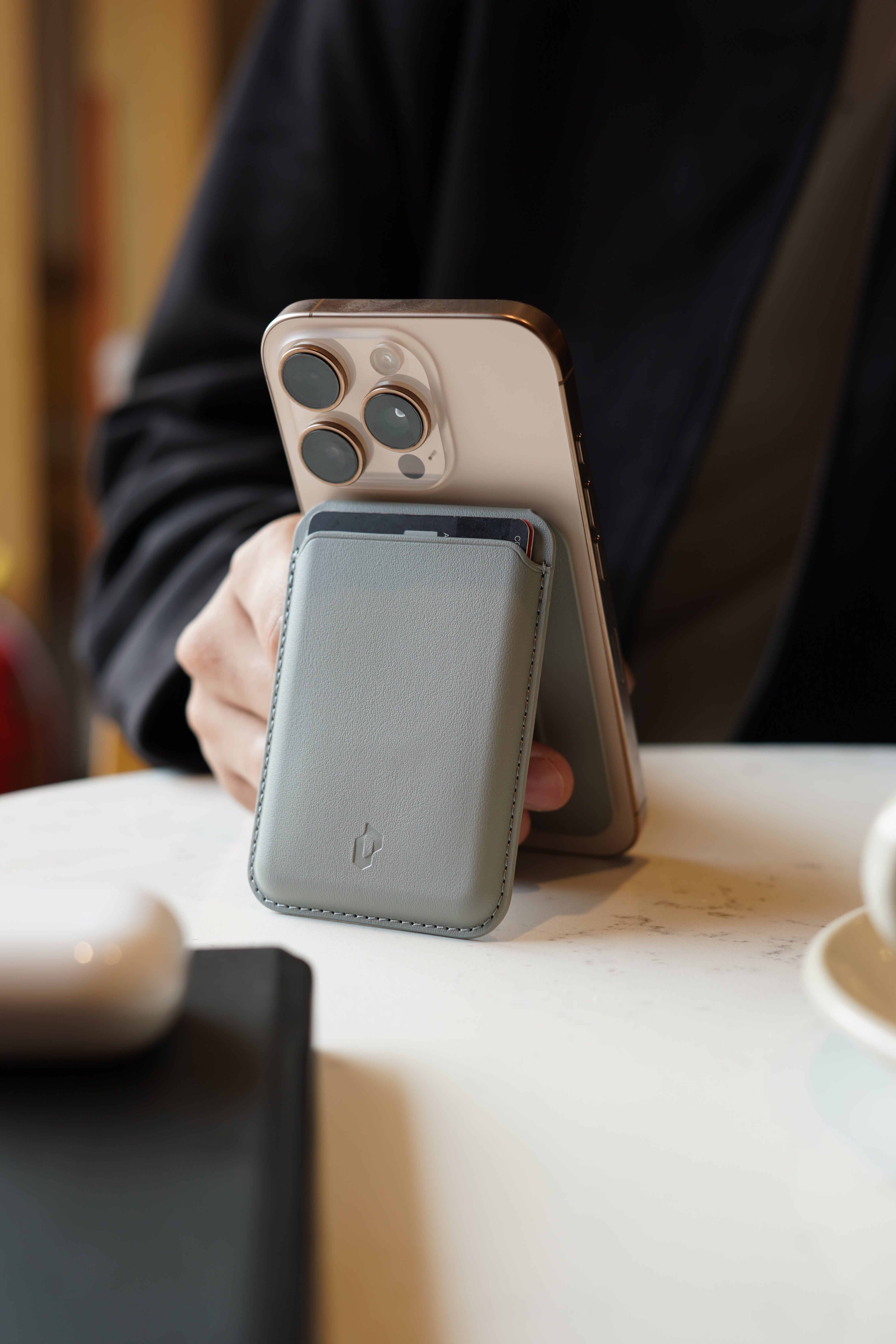 Demy Mag-Safe Wallet and Stand