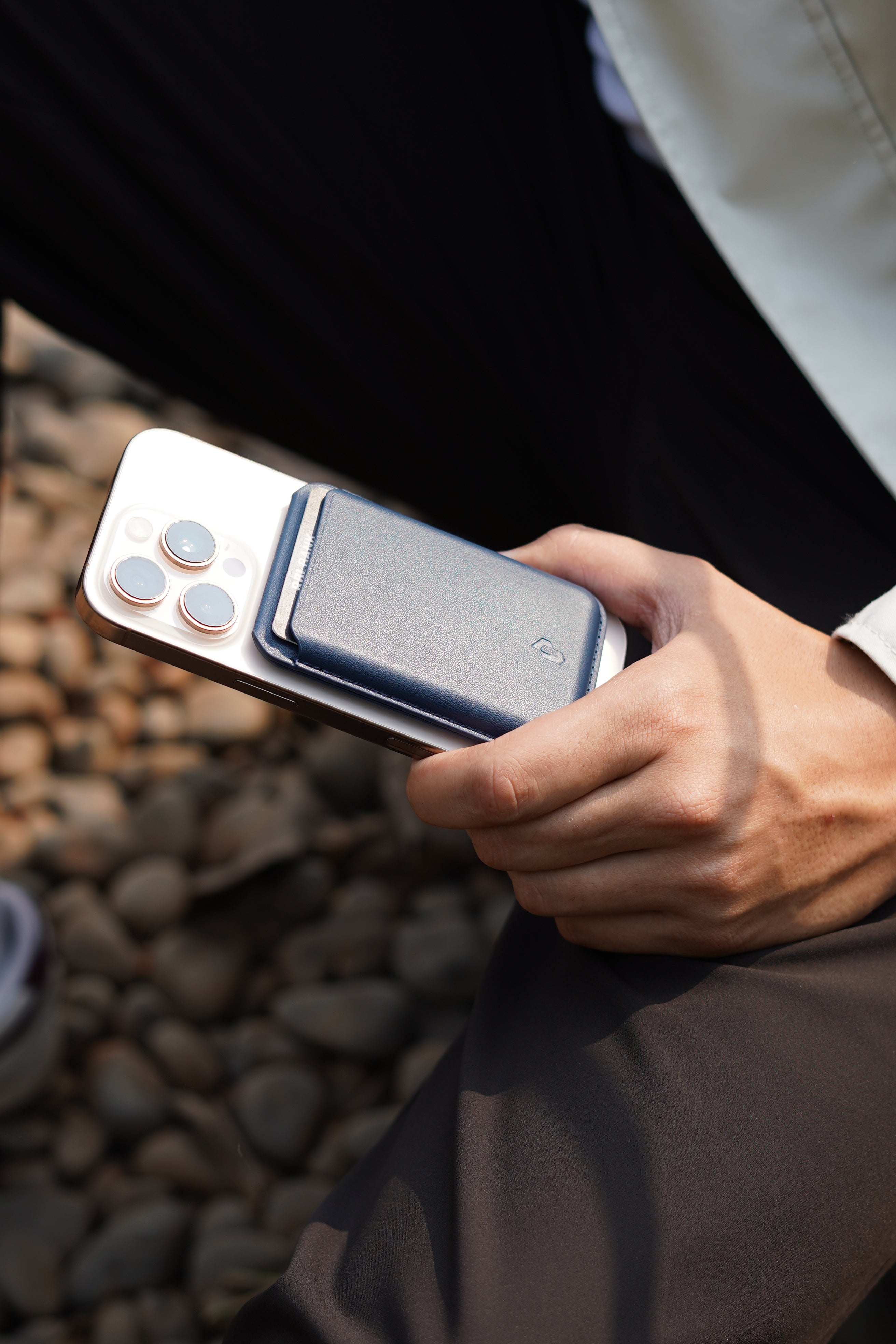 Demy Mag-Safe Wallet and Stand