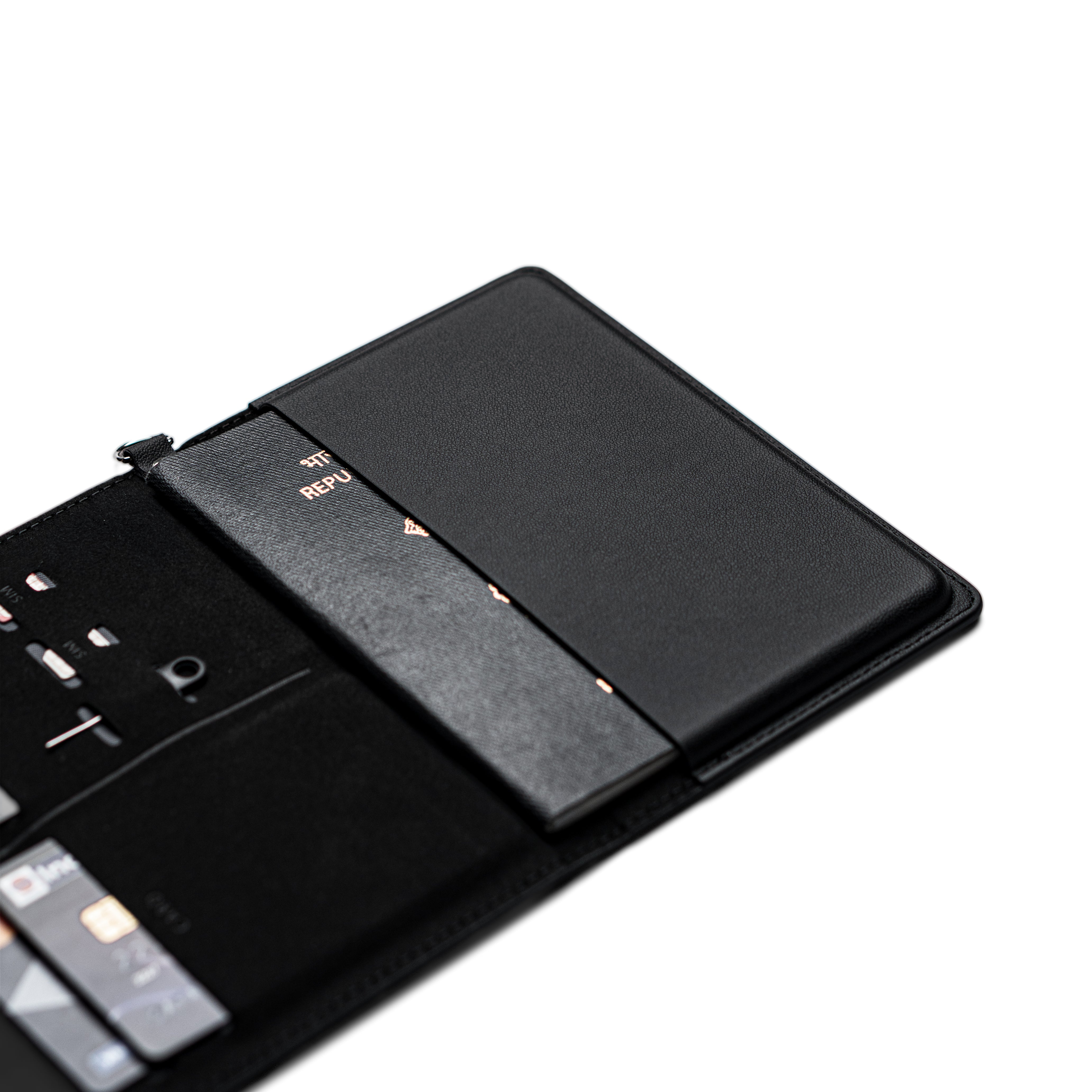 Demy Passport Holder