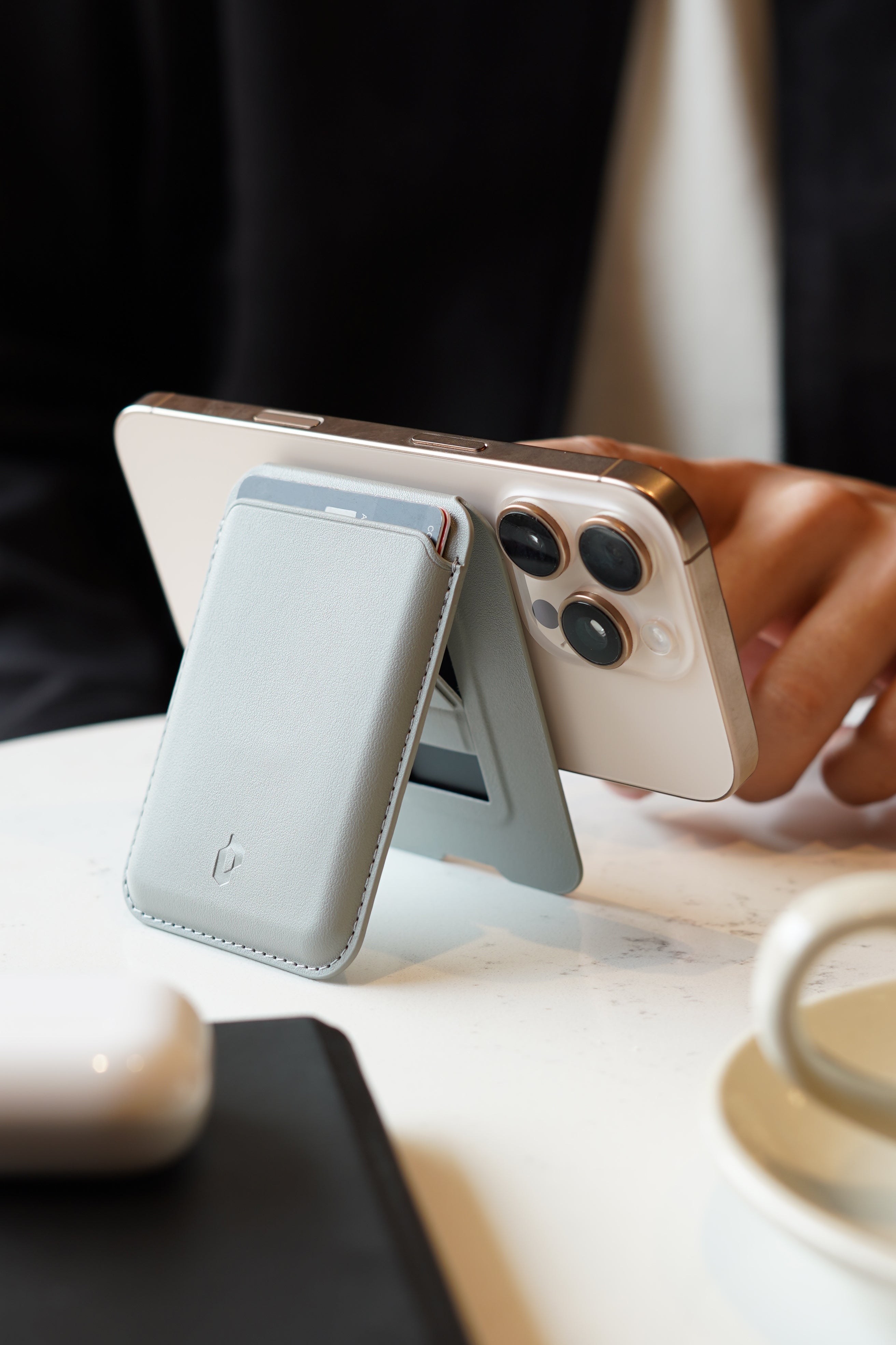 Demy Mag-Safe Wallet and Stand