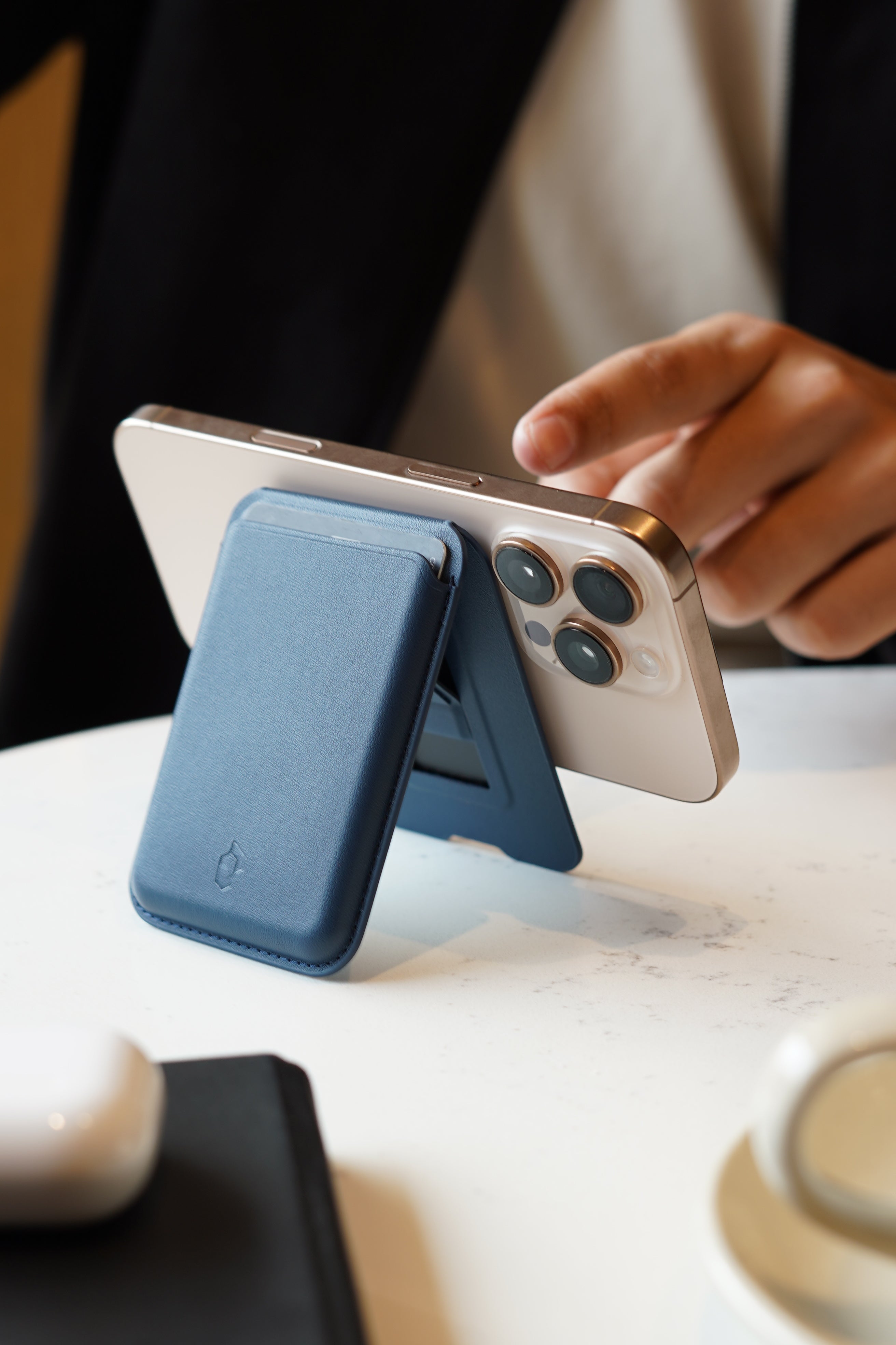 Demy Mag-Safe Wallet and Stand