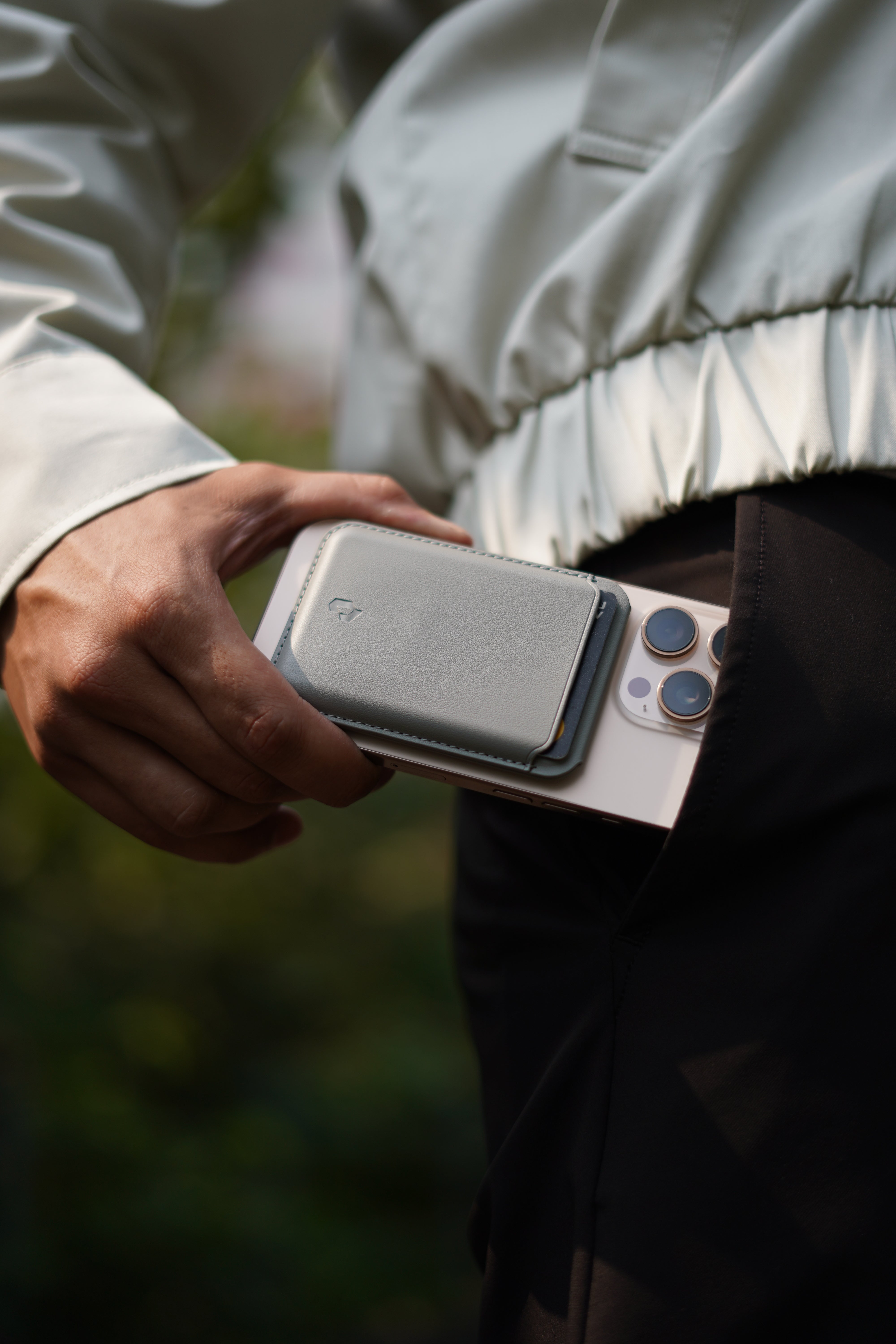 Demy Mag-Safe Wallet and Stand