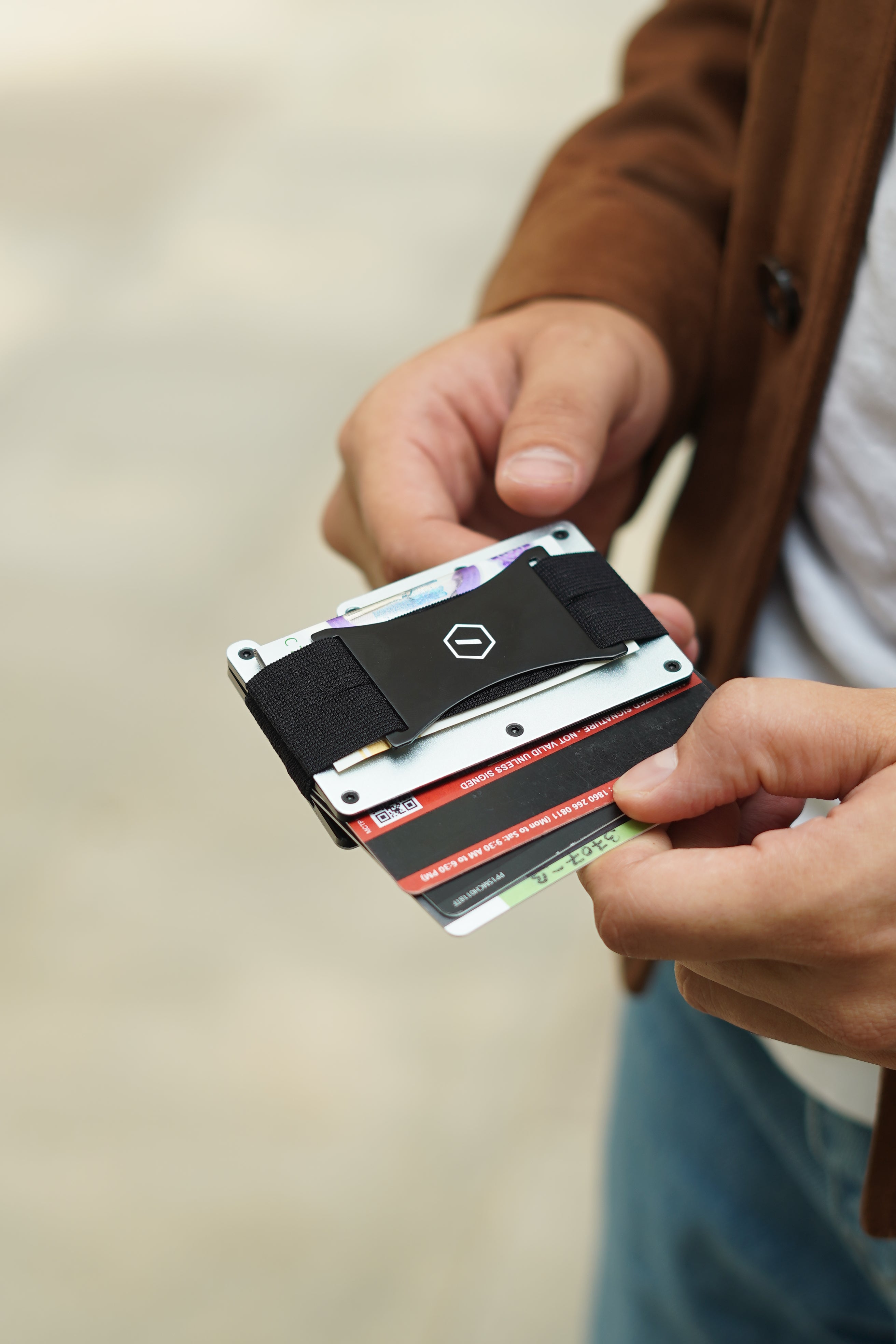 Defy Cardholder